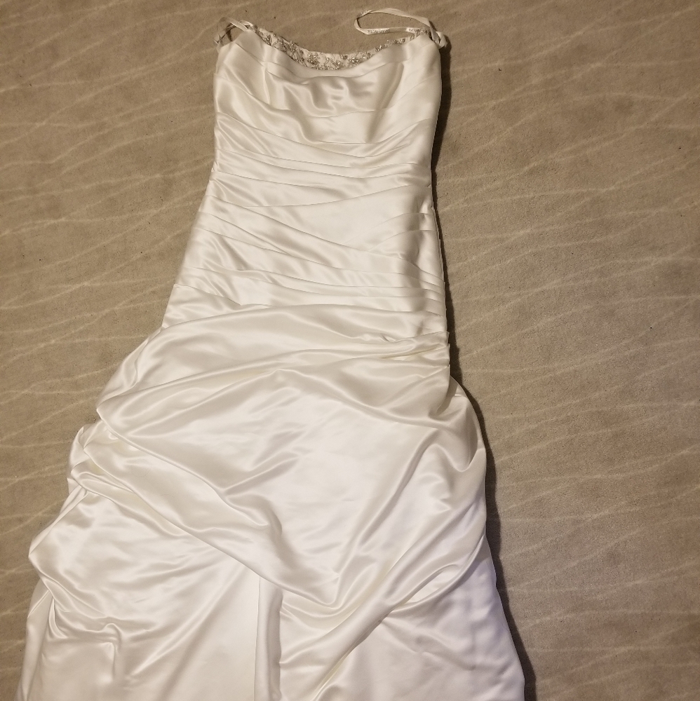 David's bridal wedding gown